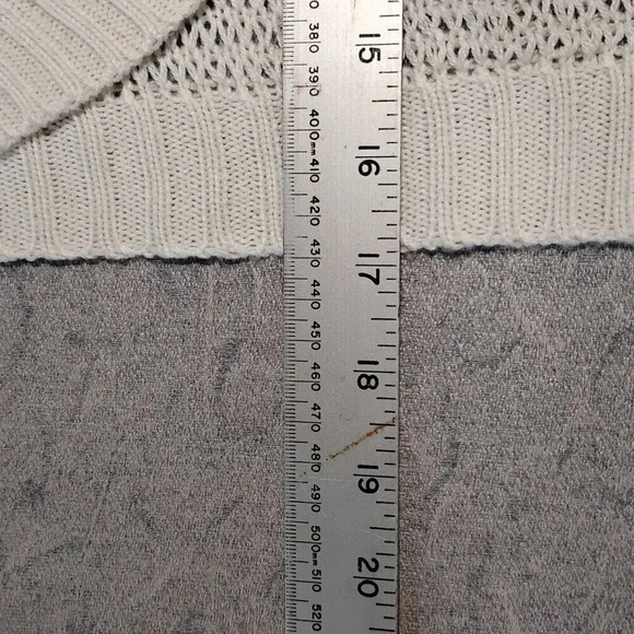 George Women's White Knitted Short Sleeve Bolero NWOT Size Medium - Picture 9 of 9